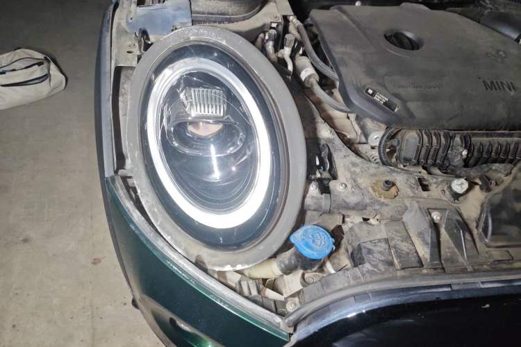 Used MINI 2018 1.5T COOPER Classic Edition Five-Door Version Right Front Headlight