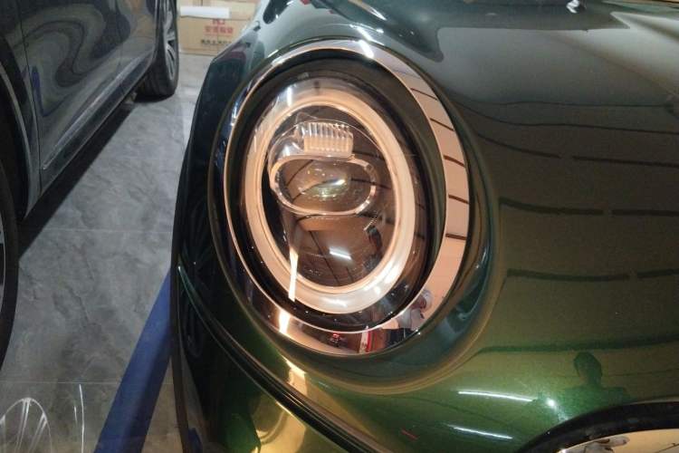 Used MINI 2018 1.5T COOPER Classic Edition Five-Door Version Right Front Headlight