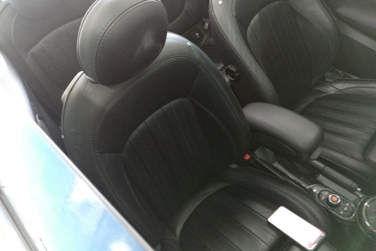 Used MINI 2018 1.5T COOPER CABRIO Artist Right Front Seat