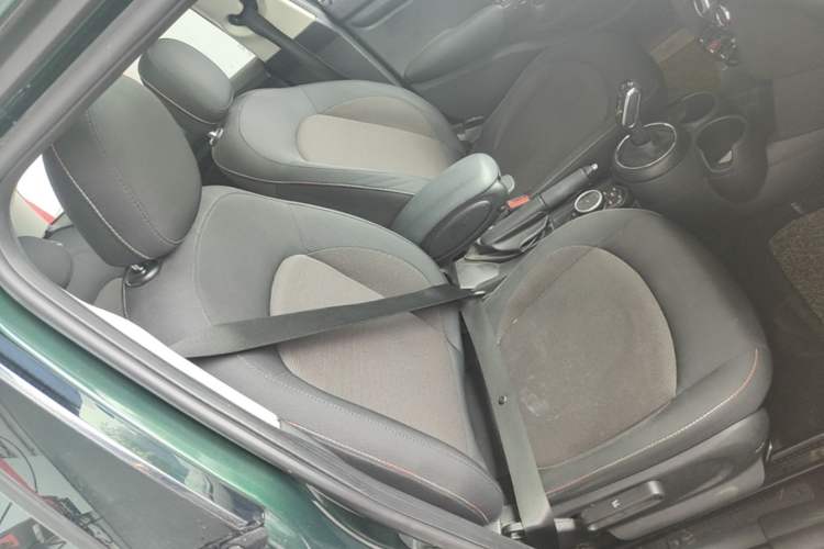 Used MINI 2018 1.5T ONE PLUS Five-Door Edition Right Front Seat