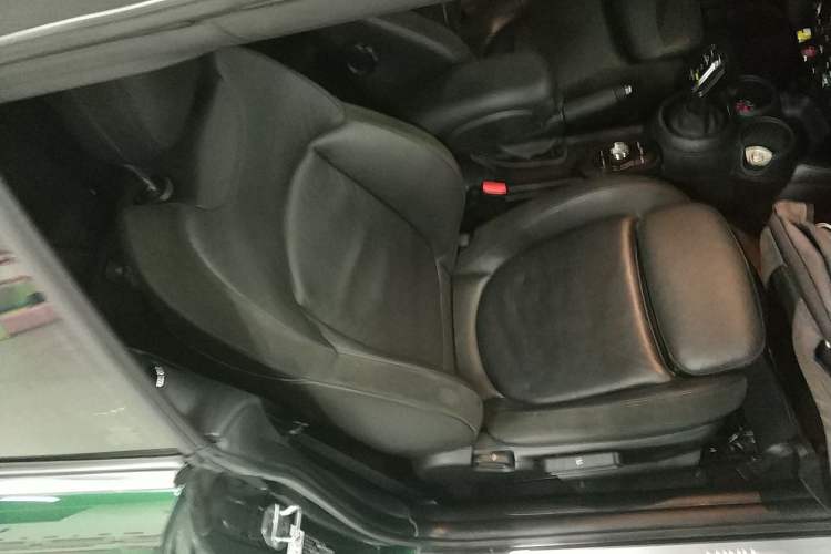 Used MINI 2018 1.5T COOPER CABRIO Classic Edition Right Front Seat