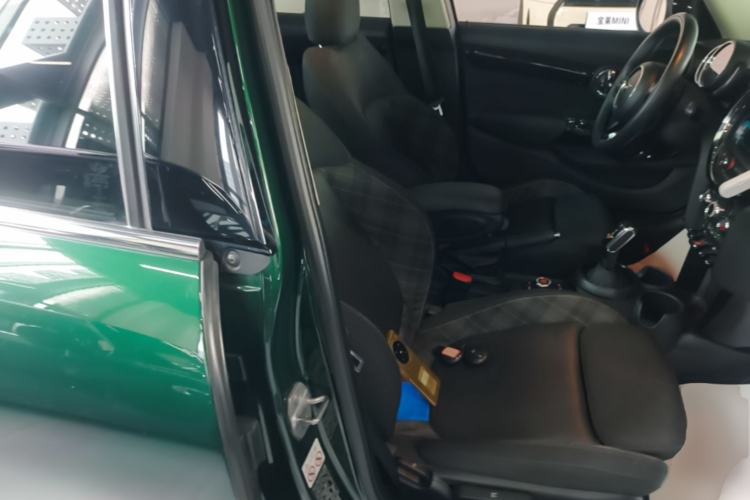 Used MINI 2018 1.5T COOPER Classic Edition Five-Door Version Right Front Seat