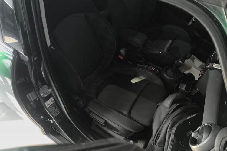 Used MINI 2018 1.5T COOPER Classic Edition Five-Door Version Right Front Seat