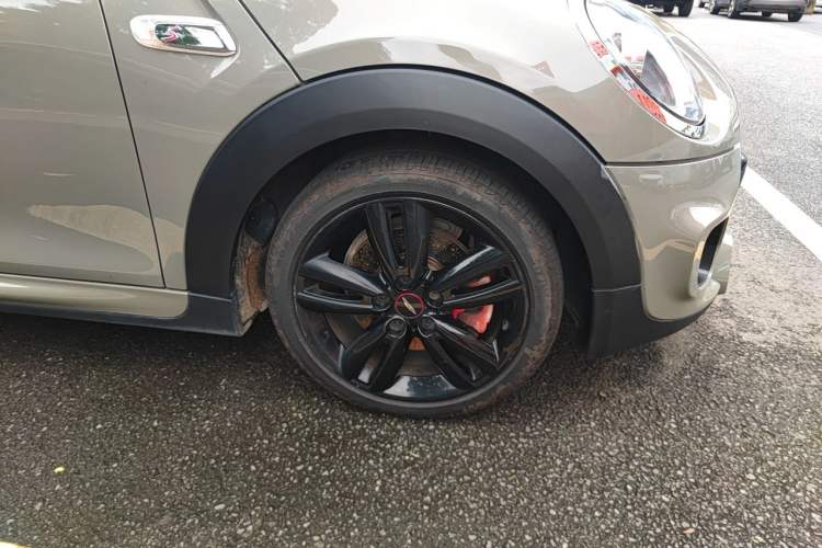 Used MINI 2018 2.0T COOPER S Classic Edition Right Front Wheel Hub
