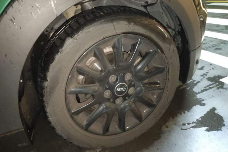 Used MINI 2018 1.5T COOPER Classic Edition Five-Door Version Right Front Wheel Hub