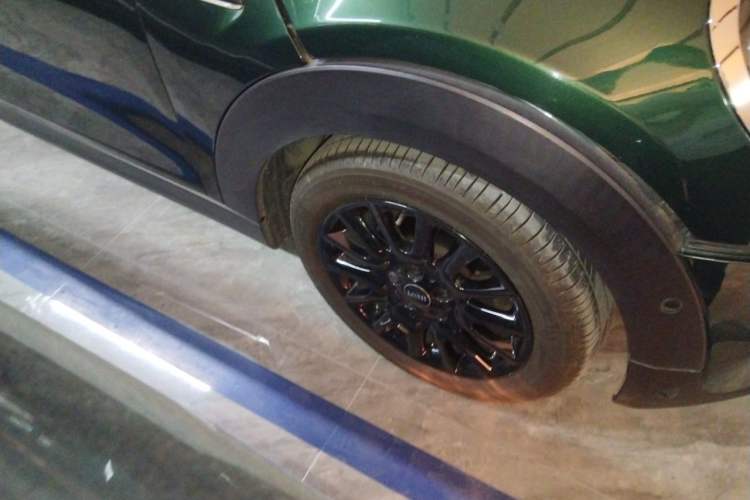 Used MINI 2018 1.5T COOPER Classic Edition Five-Door Version Right Front Wheel Hub