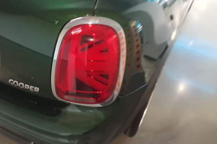 Used MINI 2018 1.5T COOPER Racing Edition Five-Door Version Right Rear Taillight