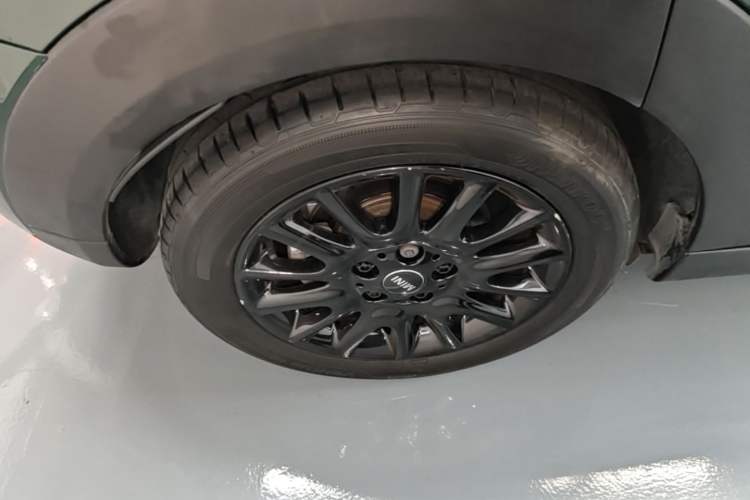 Used MINI 2018 1.5T COOPER Classic Edition Five-Door Version Right Rear Wheel Hub