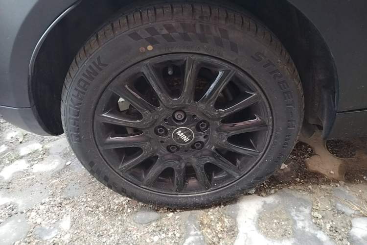 Used MINI 2018 1.5T COOPER Classic Edition Five-Door Version Right Rear Wheel Hub