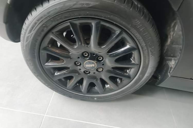 Used MINI 2018 1.5T COOPER Classic Edition Five-Door Version Right Rear Wheel Hub