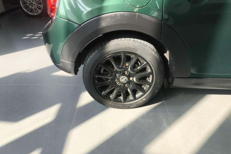 Used MINI 2018 1.5T COOPER Classic Edition Five-Door Version Right Rear Wheel Hub