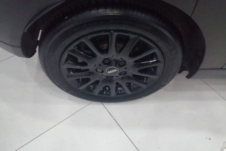 Used MINI 2018 1.5T COOPER Classic Edition Five-Door Version Right Rear Wheel Hub