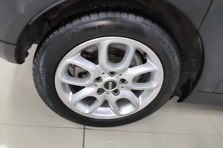 Used MINI 2018 1.5T ONE Five-Door Edition Right Rear Wheel Hub