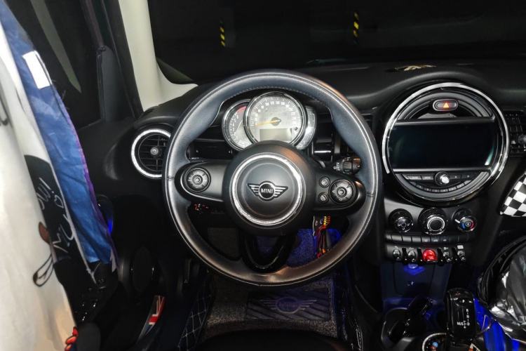Used MINI 2018 1.5T COOPER Classic Edition Five-Door Version Steering Wheel