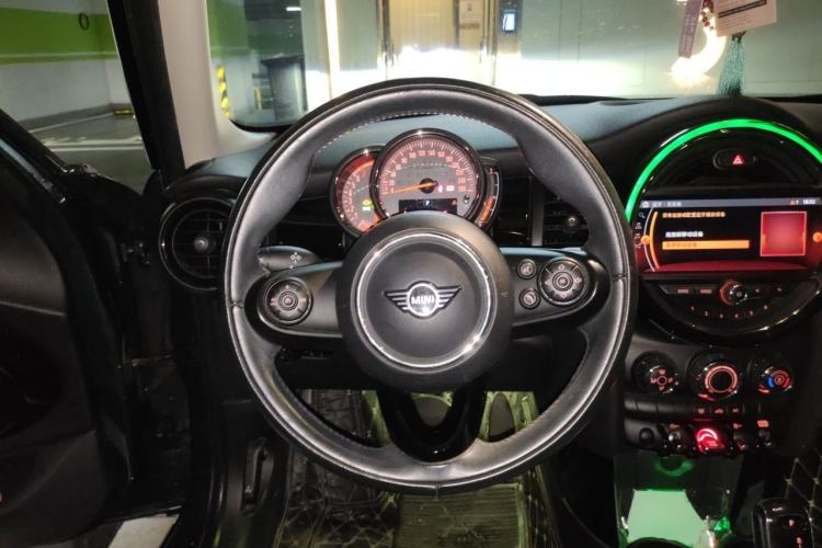 Used MINI 2018 1.5T COOPER Classic Edition Five-Door Version Steering Wheel