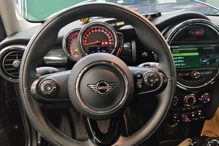 Used MINI 2018 1.5T COOPER Classic Edition Five-Door Version Steering Wheel