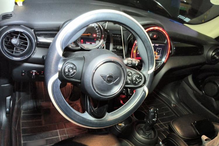 Used MINI 2018 1.5T COOPER Classic Edition Steering Wheel