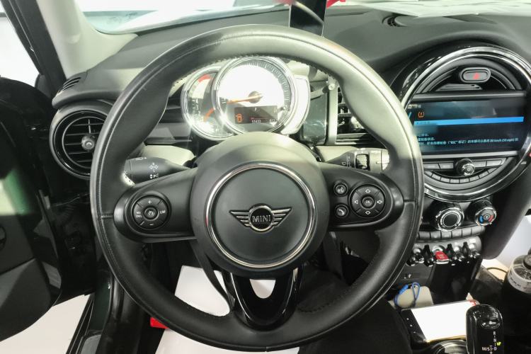 Used MINI 2018 1.5T COOPER Classic Edition Five-Door Version Steering Wheel