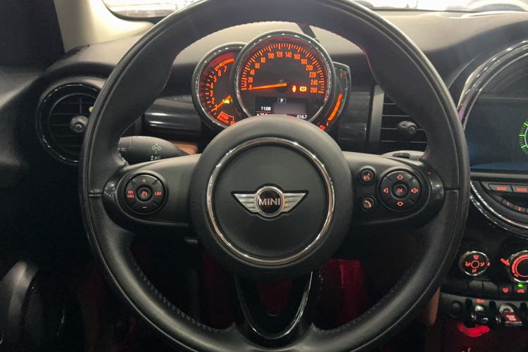 Used MINI 2018 1.5T COOPER Classic Edition Five-Door Version Steering Wheel