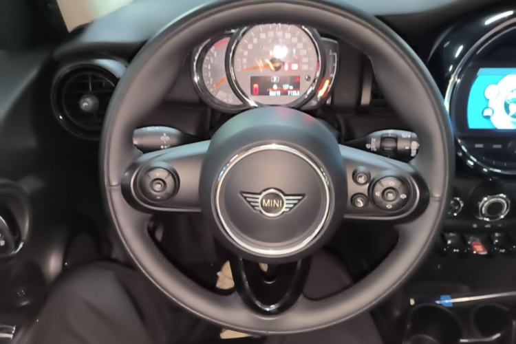 Used MINI 2018 1.5T ONE Five-Door Edition Steering Wheel