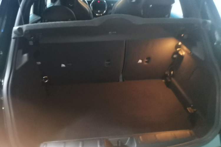 Used MINI 2018 1.5T COOPER Racing Edition Five-Door Version Trunk