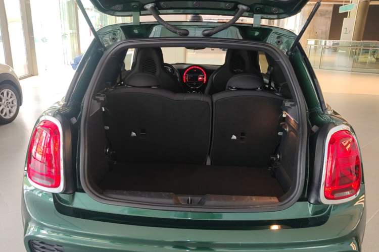 Used MINI 2018 1.5T COOPER Racing Driver Trunk