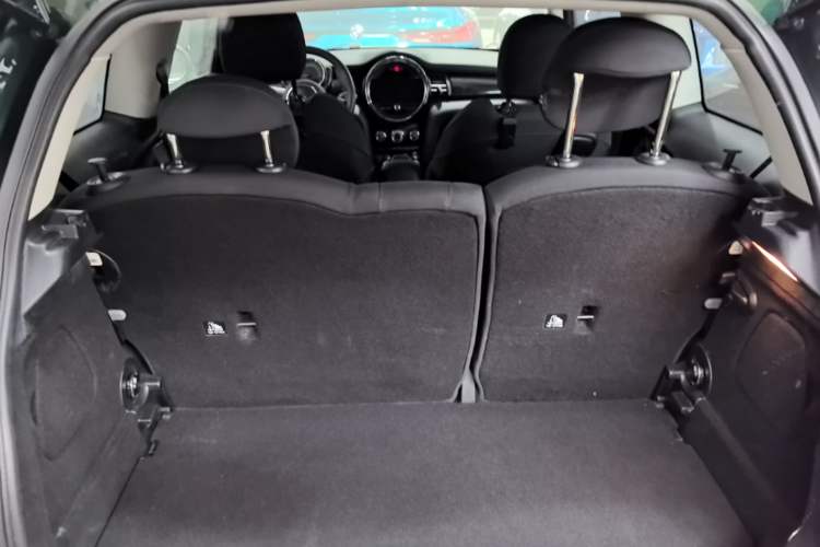 Used MINI 2018 1.5T COOPER Classic Edition Trunk