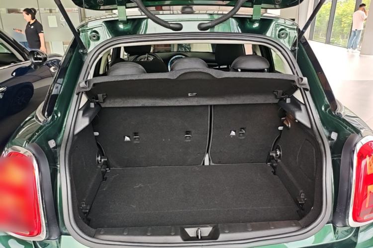 Used MINI 2018 1.5T COOPER Classic Edition Five-Door Version Trunk