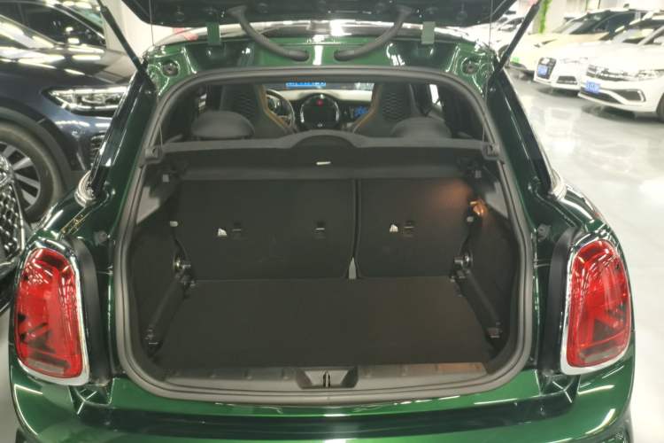 Used MINI 2018 1.5T COOPER Racing Edition Five-Door Version Trunk