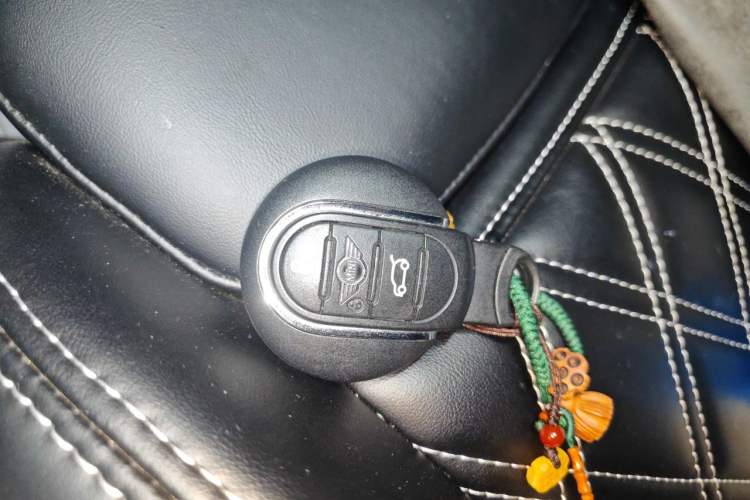 Used MINI 2018 1.5T COOPER Classic Edition Five-Door Version Vehicle Key
