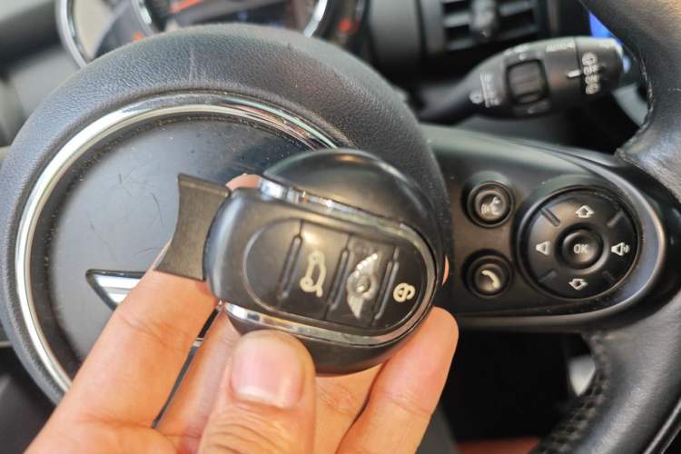 Used MINI  Vehicle Key