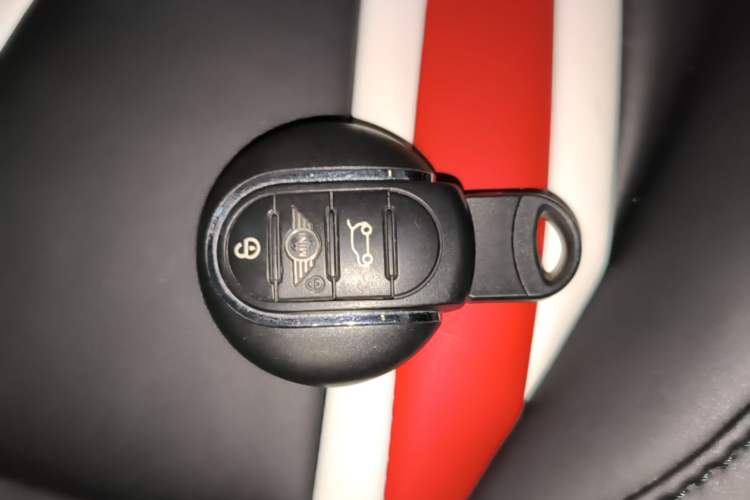 Used MINI 2018 1.5T ONE Five-Door Edition Vehicle Key