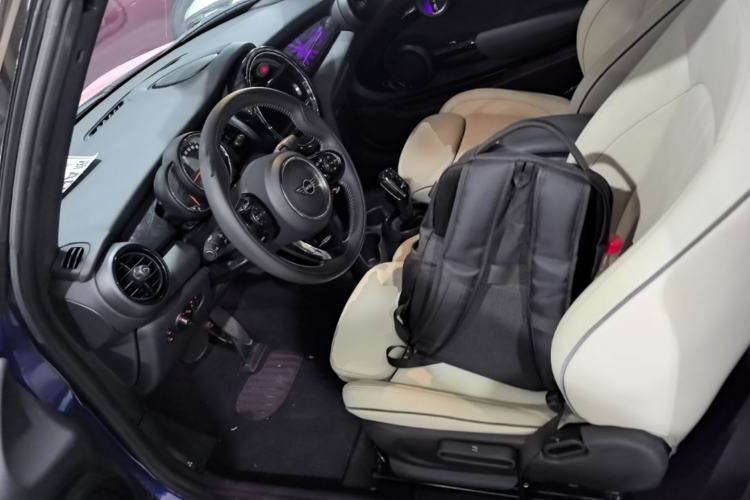 Used MINI 2018 1.5T COOPER CABRIO Artist Left Front Seat