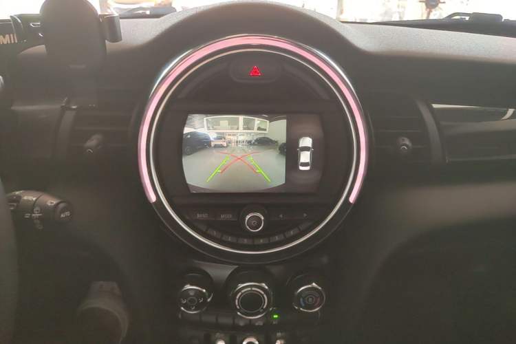 Used MINI 2018 1.5T ONE PLUS Five-Door Edition Audio And AC Panel