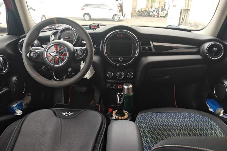 Used MINI 2018 1.5T ONE PLUS Five-Door Edition Center Console