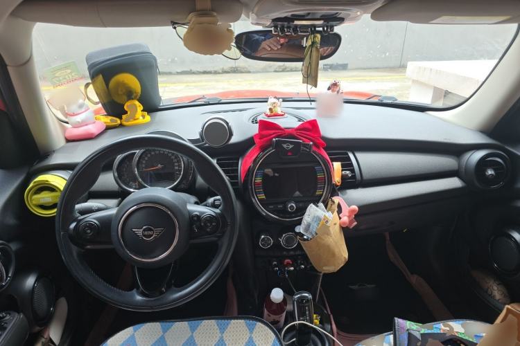 Used MINI 2018 1.5T ONE Five-Door Edition Center Console
