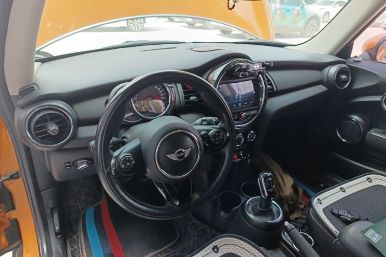 Used MINI 2018 1.5T ONE PLUS Center Console