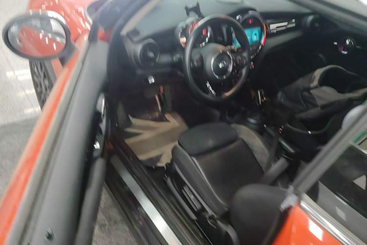 Used MINI 2018 1.5T COOPER Classic Edition Driver Seat