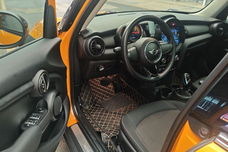 Used MINI 2018 1.5T ONE Five-Door Edition Driver Seat