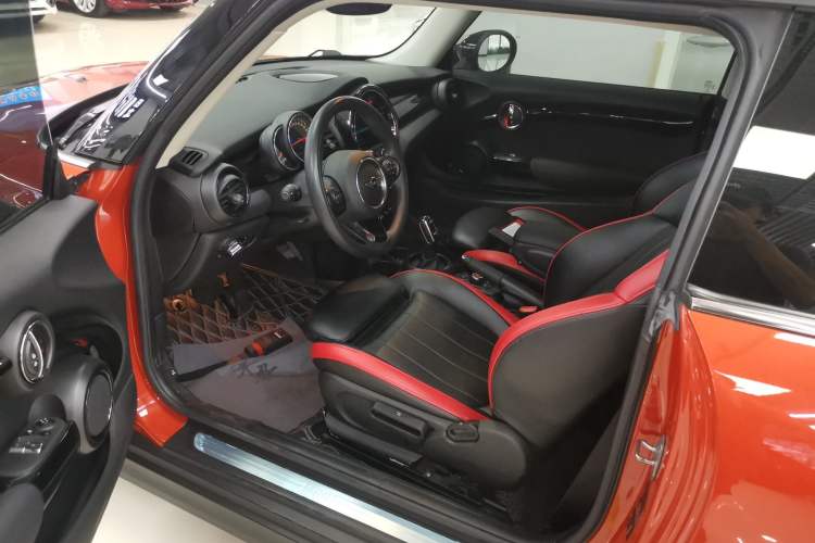Used MINI 2018 1.5T COOPER Classic Edition Driver Seat
