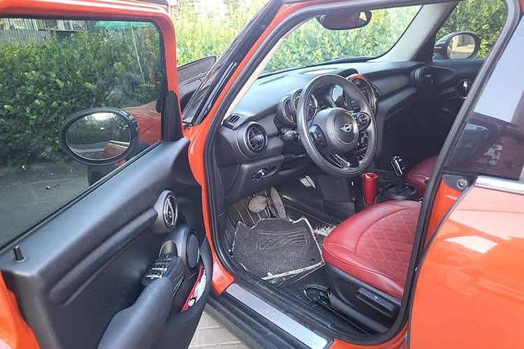 Used MINI 2018 1.5T ONE Five-Door Edition Driver Seat