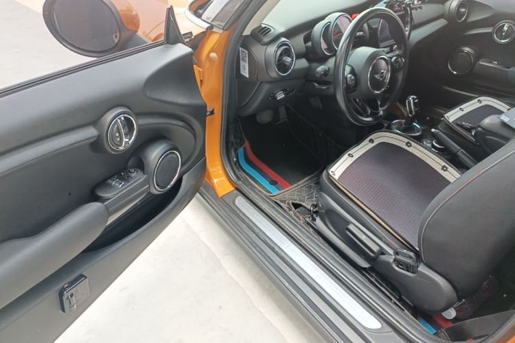 Used MINI 2018 1.5T ONE PLUS Driver Seat