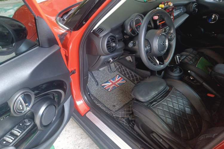 Used MINI 2018 1.5T COOPER Classic Edition Five-Door Version Driver Seat