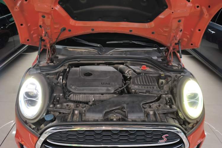 Used MINI 2018 2.0T COOPER S Racing Edition 5-door model Engine Bay