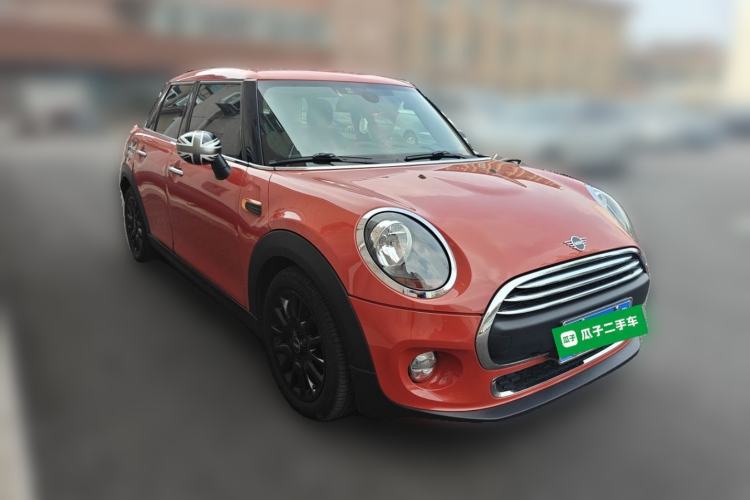 Used MINI 2018 1.5T ONE PLUS Five-Door Edition Front Right 45 Deg