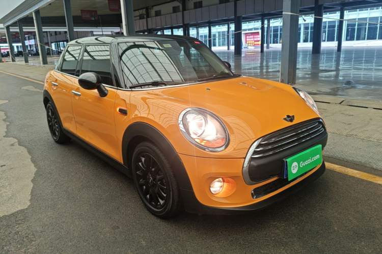 Used MINI 2018 1.5T ONE Five-Door Edition Front Right 45 Deg