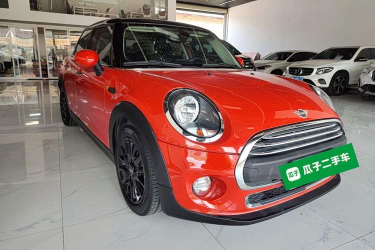 Used MINI 2018 1.5T ONE PLUS Five-Door Edition Front Right 45 Deg