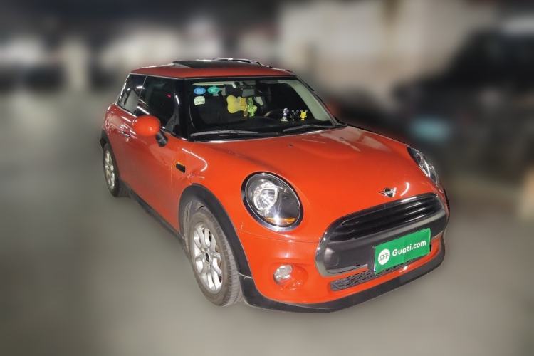 Used MINI 2018 1.5T ONE Front Right 45 Deg