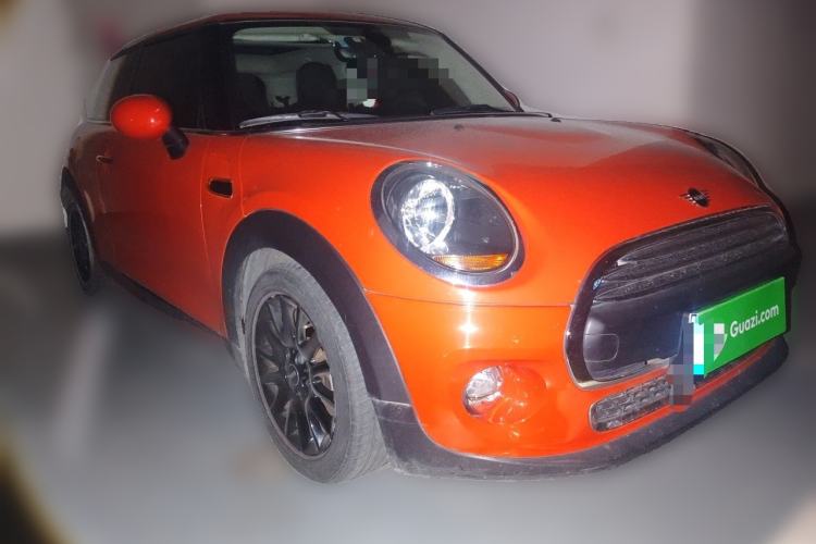 Used MINI 2018 1.5T ONE PLUS Front Right 45 Deg