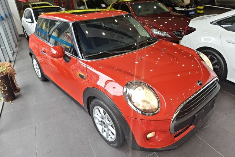 Used MINI 2018 1.5T ONE Front Right 45 Deg